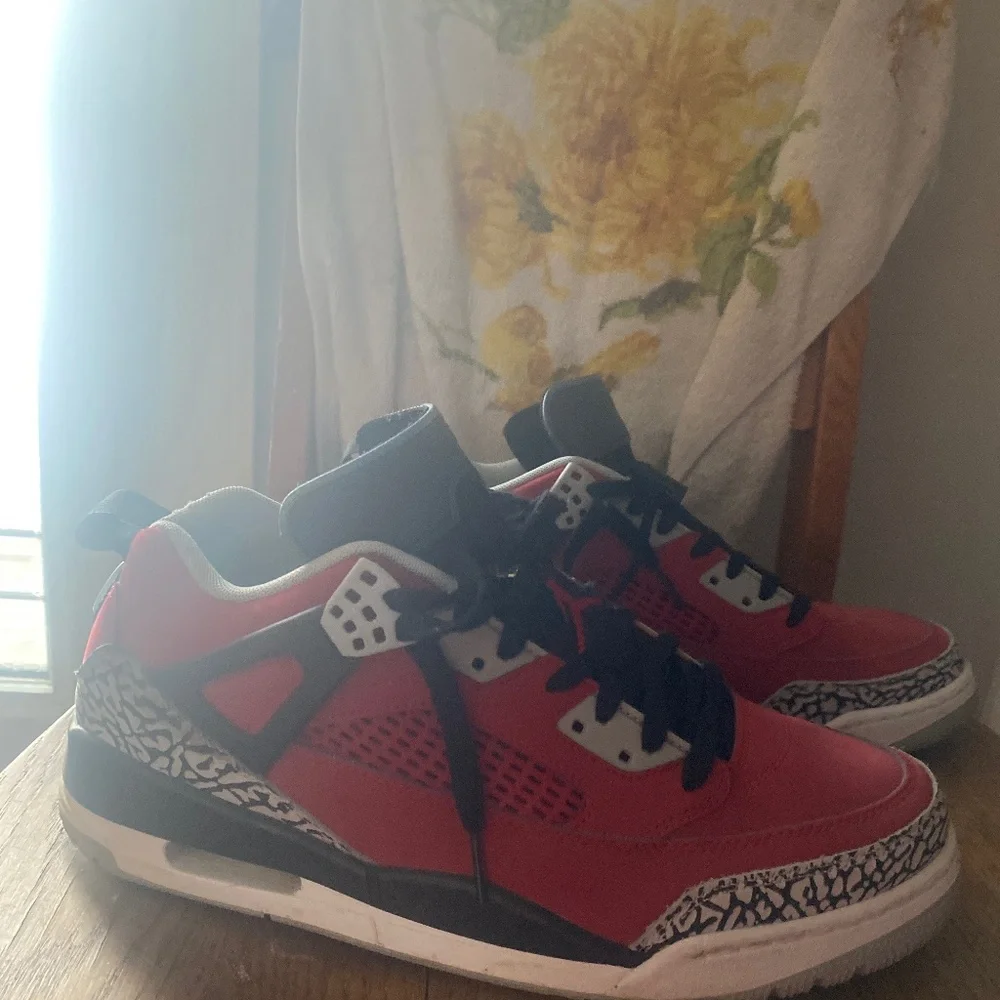 Js - Picture 1 of 1